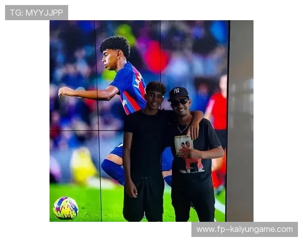 亚马尔分手后与意大利模特传绯闻。,亚马儿半岛