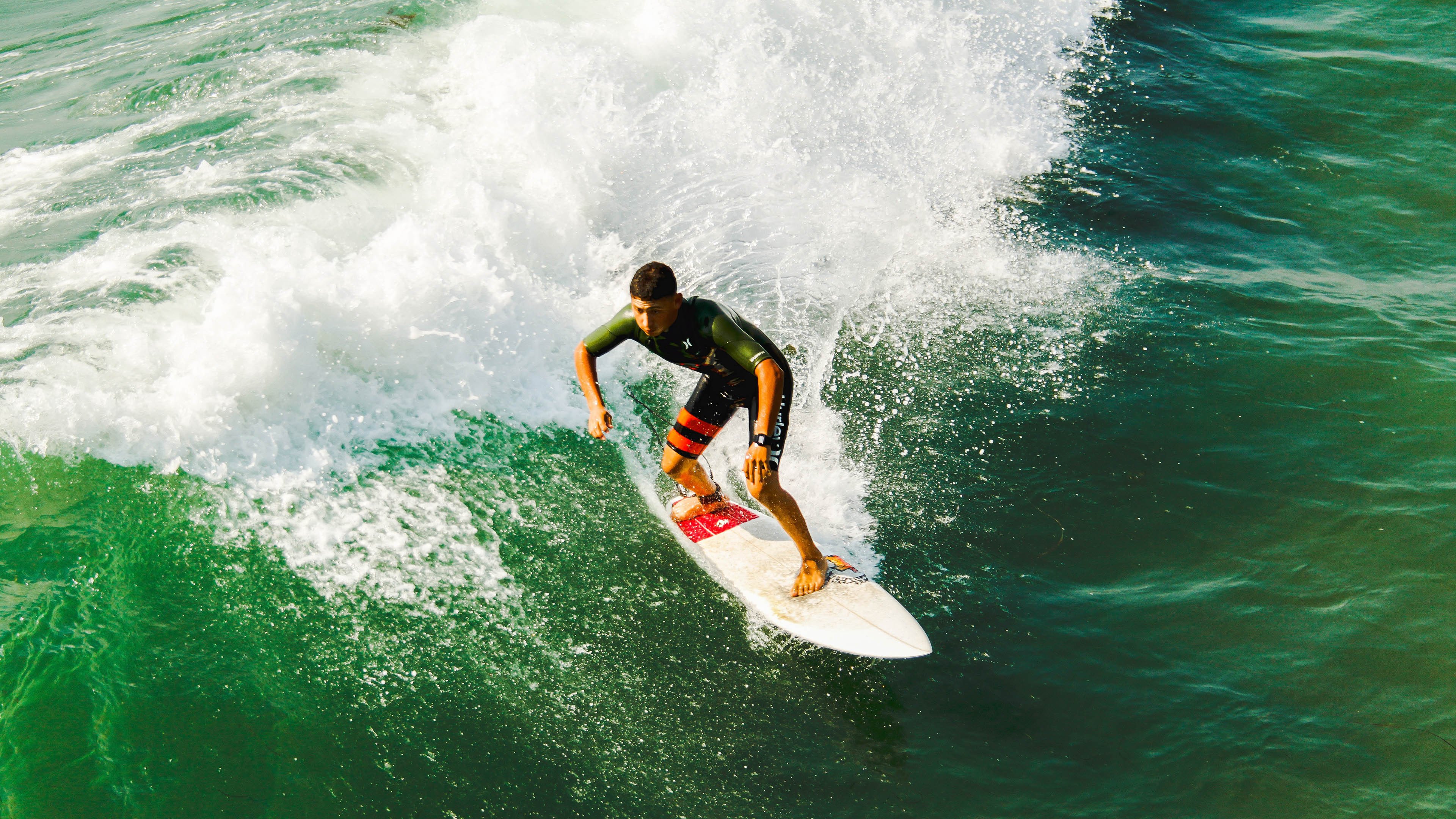 开云体育登录网站入口-约基奇32+14+14胜步行者！神经刀射手化身神射，掘金1年300万捡宝，约基奇的打法